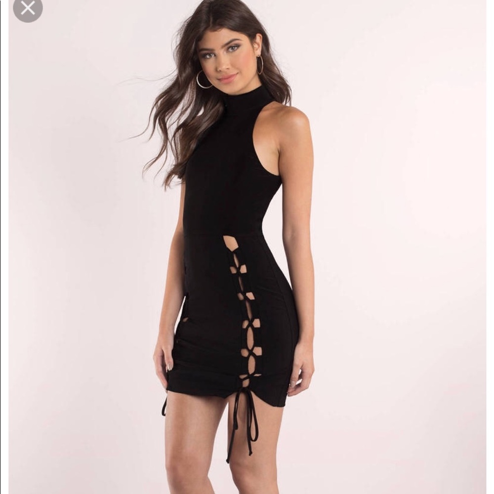 Tobi Sexy Lace-Up Bodycon Dress